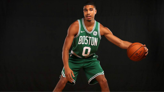 并协助其保 并协助其保