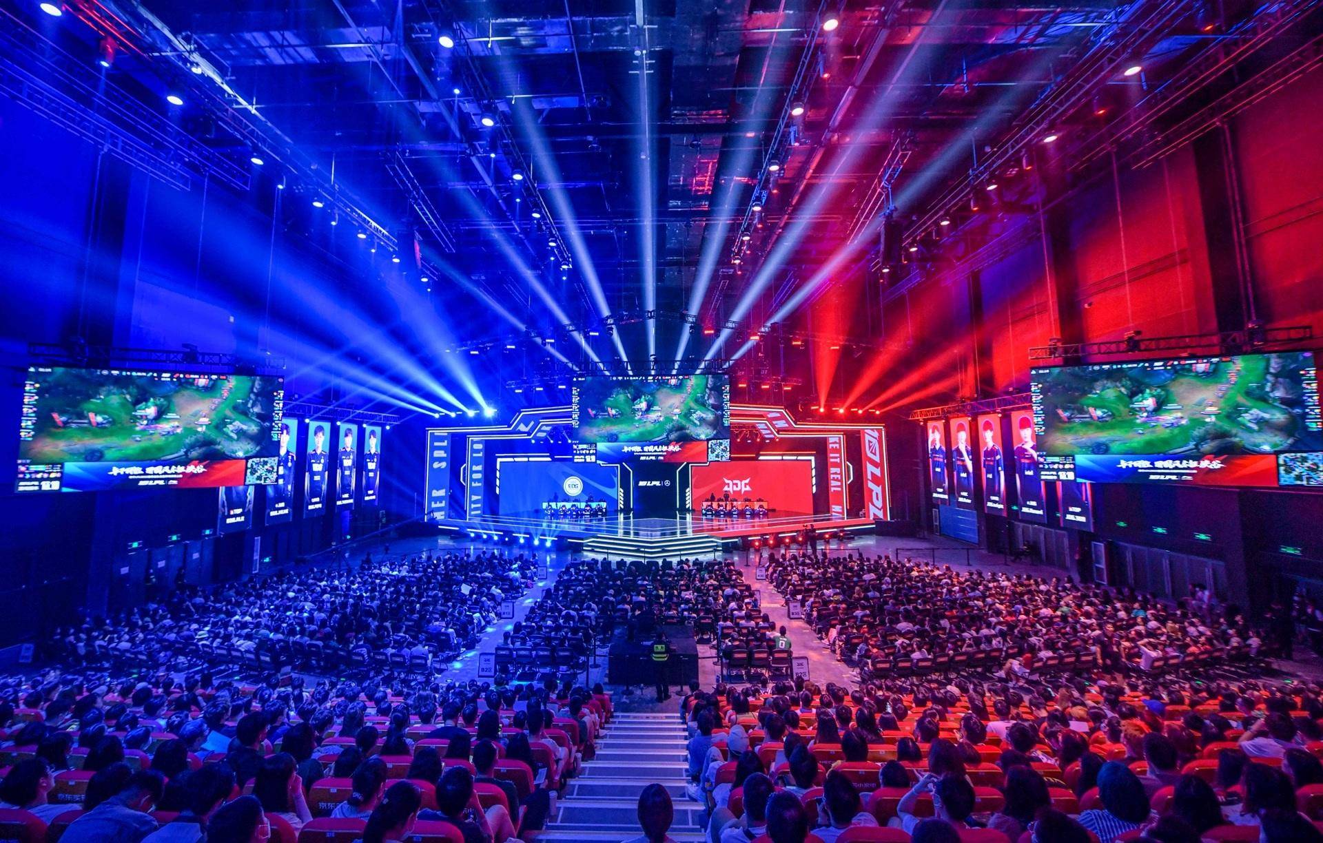 体坛：西班牙足协在确定2030世界杯举办地时出现争议.